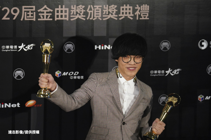 China Censors Crowd Lu Out of Golden Melody Awards