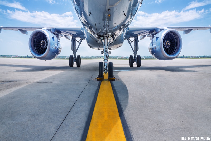 CAL and EVA Pilots Vote Overwhelmingly in Favor of Strike