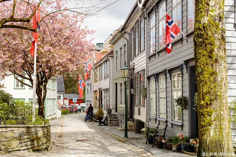 Taiwanese Students to Sue Norwegian Government for Changing Their Nationality to “China”
