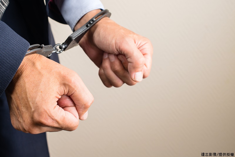 A Man Tried to Drag a 7-year-old Girl Away from Her Mother in Neihu