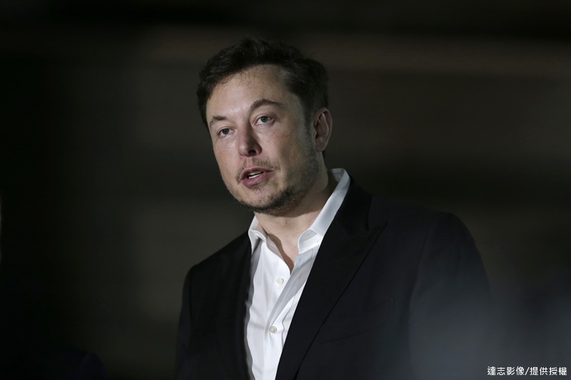 Tesla Shares Take a Dive After Elon Musk Smokes Marijuana