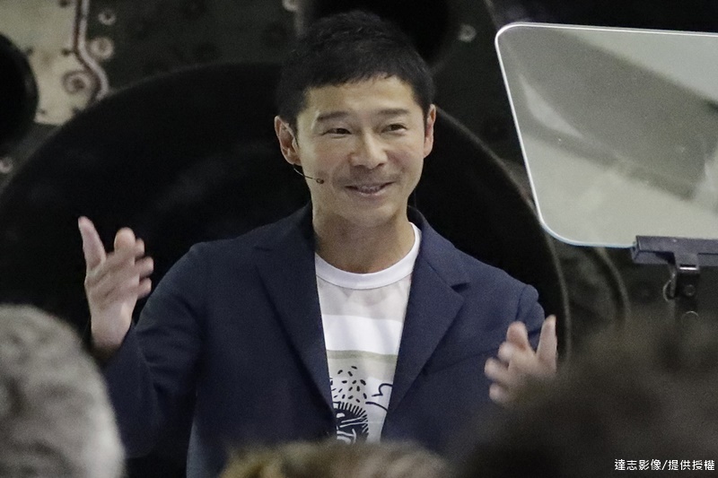 Elon Musk Gives the World’s First Moon Ticket to Japanese Billionaire Yusaku Maezawa