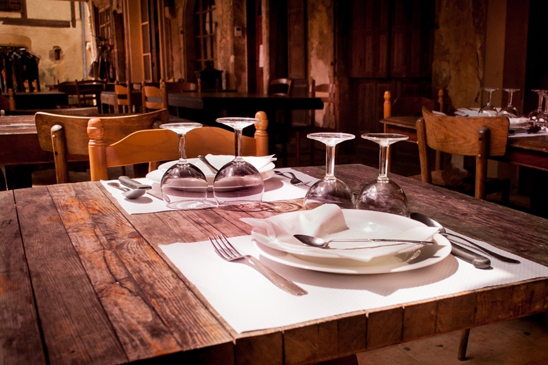 Let’s Eat at a Restaurant Tonight
