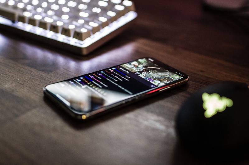 A Gangster Turns into a Billionaire by Selling Things While Live Streaming