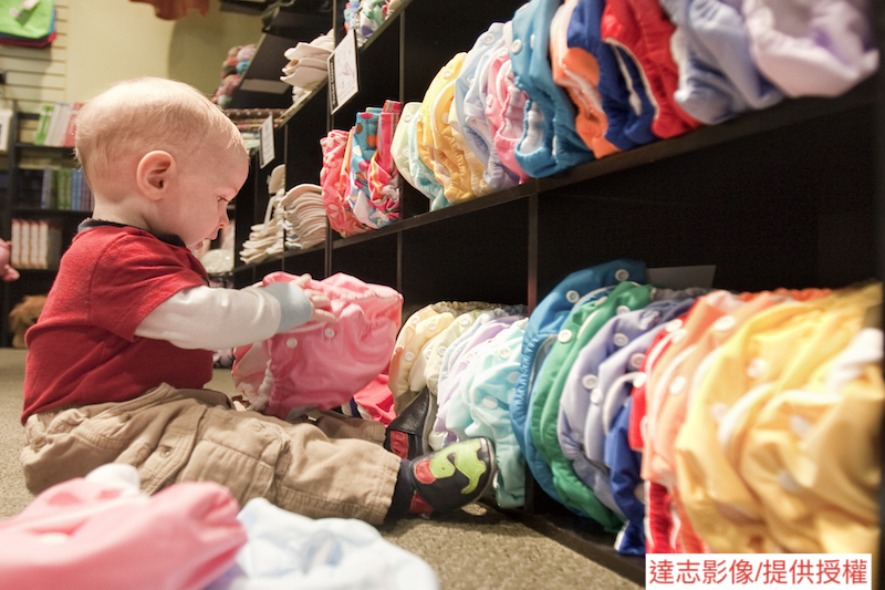 New Eco-friendly Choice for Moms and Dads: Cloth Diapers
