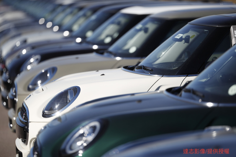 MINI Cooper SE Will Hit the Market Soon