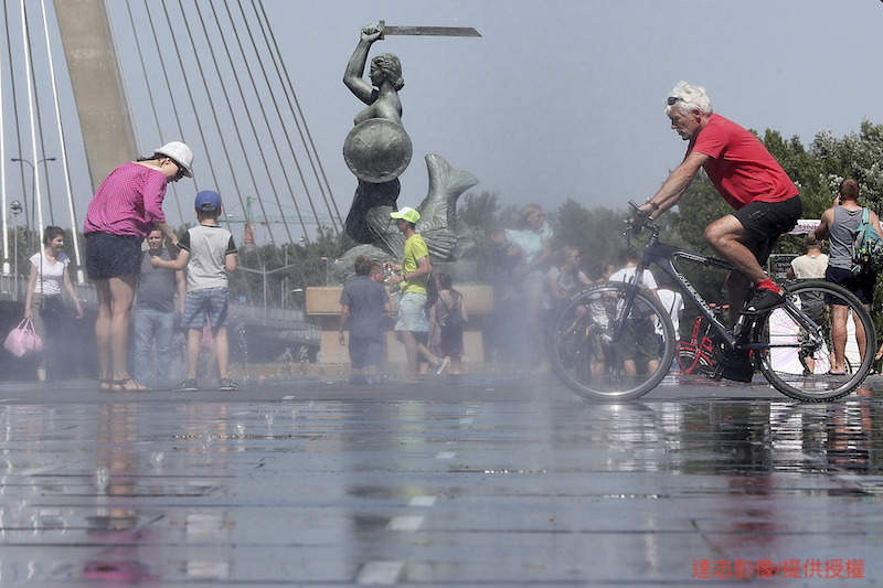 France Experiencing Its Hottest Days