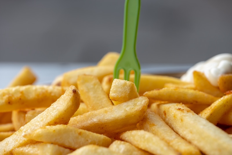 Teenage Boy Goes Blind After only Eating Pringles and Fries