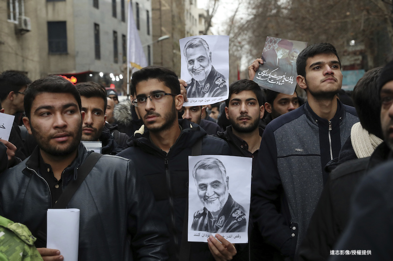 Huge Crowds in Iran Mourn General Killed by US