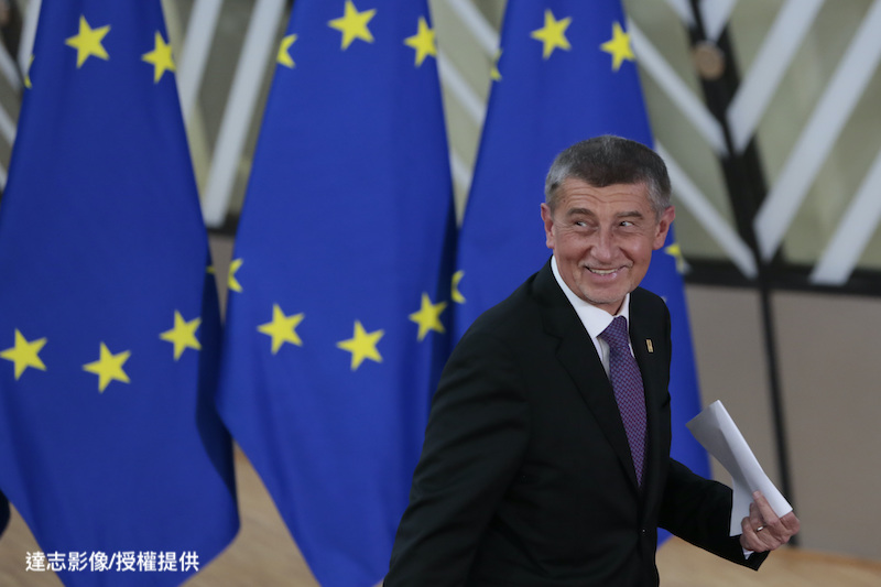 Czech PM Calls on China to Replace Its Ambassador