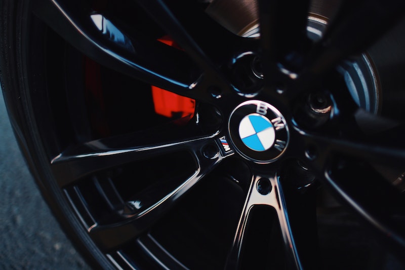 BMW Unveils New Logo