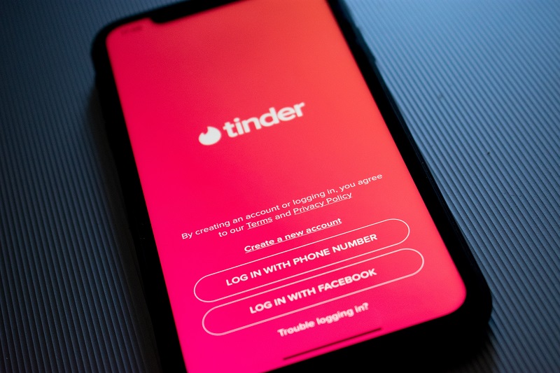 New “Face to Face” Feature on Tinder