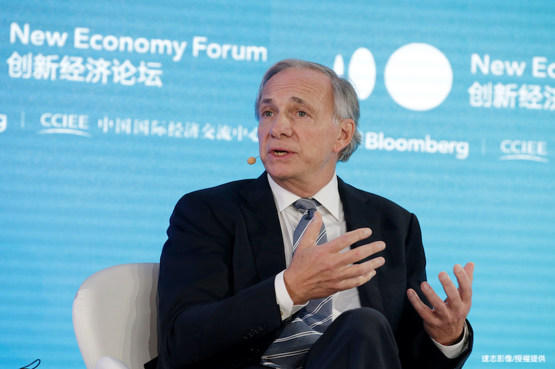 Founder of World’s Largest Hedge Fund Still Thinks “Cash is Trash”