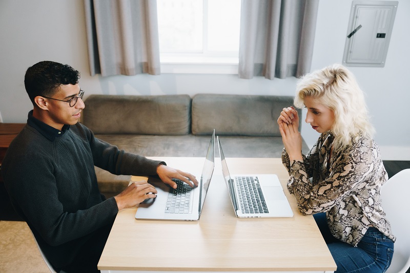 Why Interviewers’ Behavior Matters