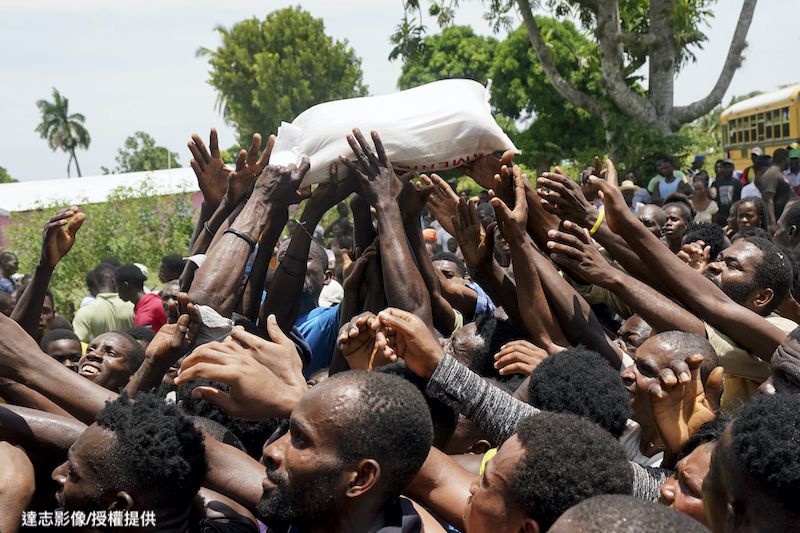 Storm Hampers Haiti Earthquake Rescue Efforts