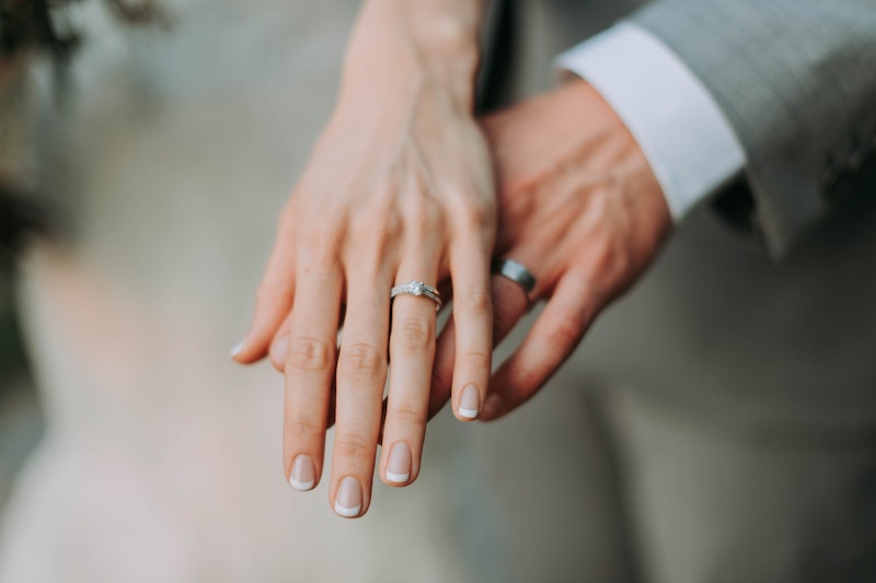 Over 40% of Koreans Remain Unmarried in Their 30s