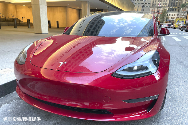 Tesla’s Market Capitalization Hits $1 Trillion