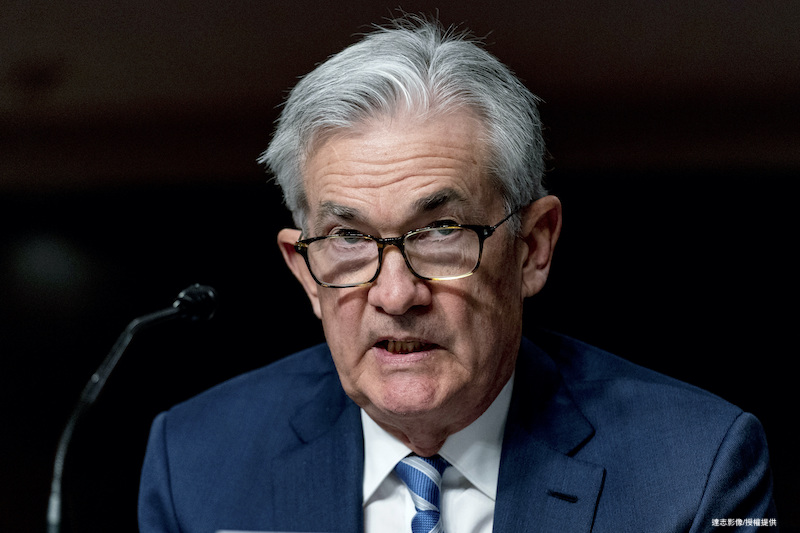 Biden Reappoints Powell to Lead the Fed