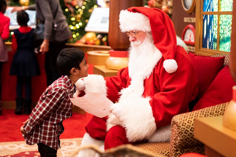 A Christmas Without Santas