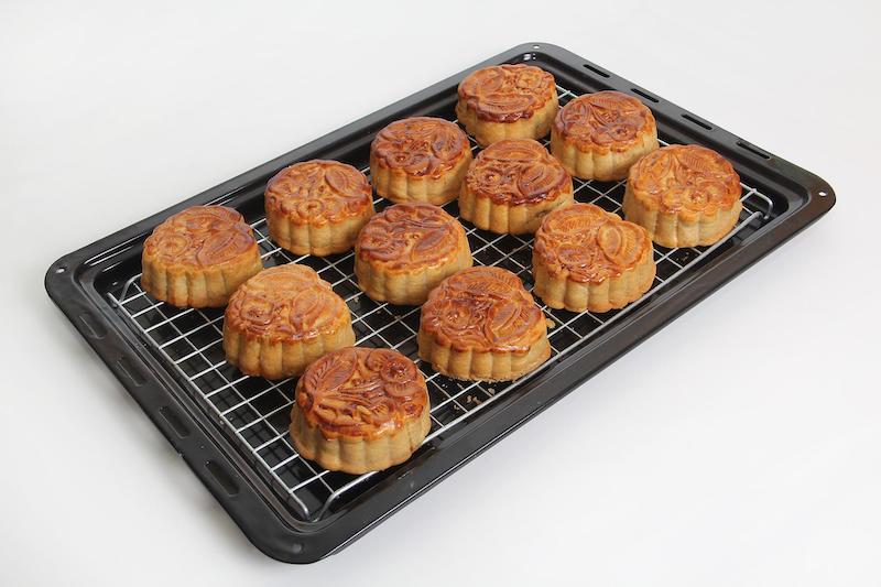 How Many Calories Does a Mooncake Contain?