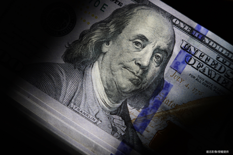 Potential Debt Default Poses Uncertain Future for US Dollar