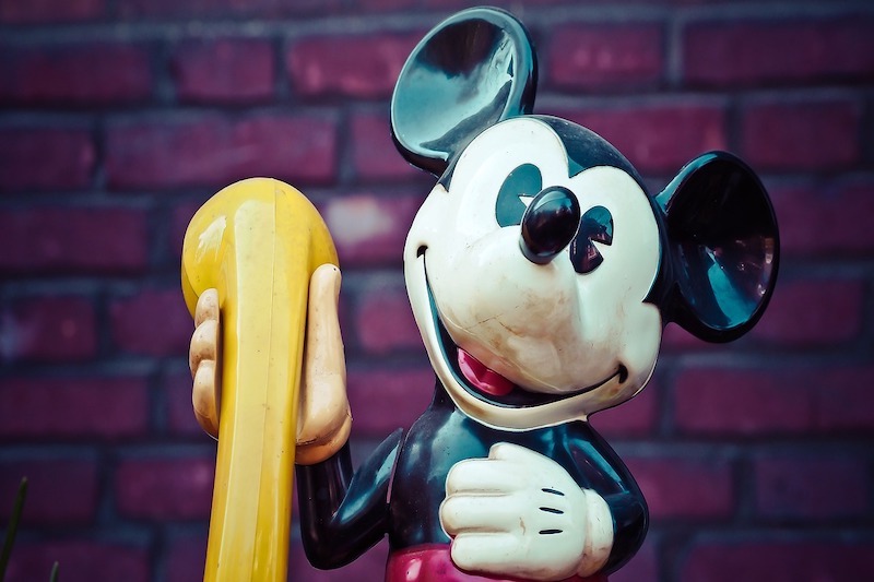 Canadian Dad Advises Others Not to Go to Disneyland Paris