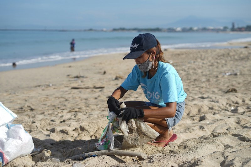 Together for a Cleaner Beach!