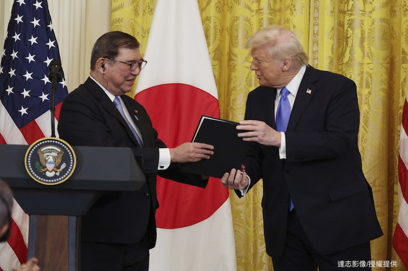 Japanese PM Ishiba Avoids Conflict in First In-Person Meeting With Trump