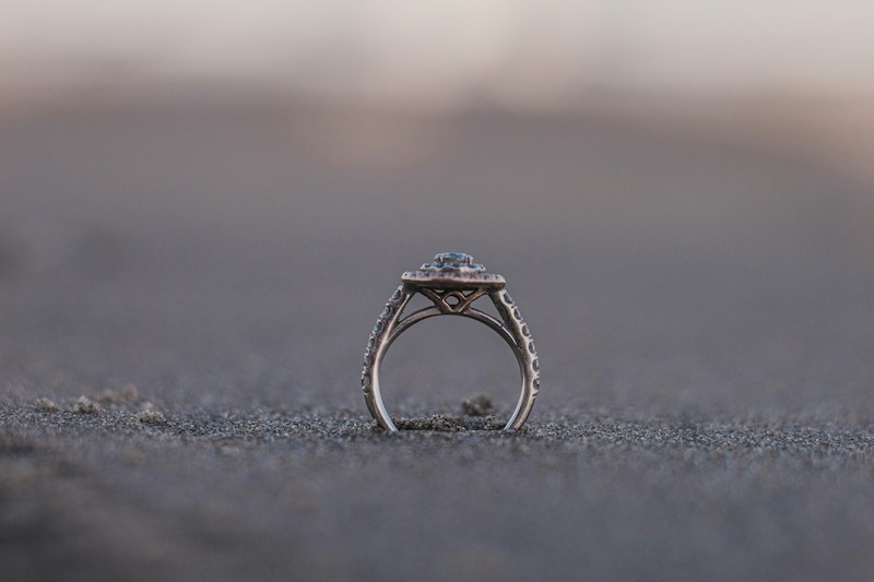 Taylor Swift Gets Engaged!