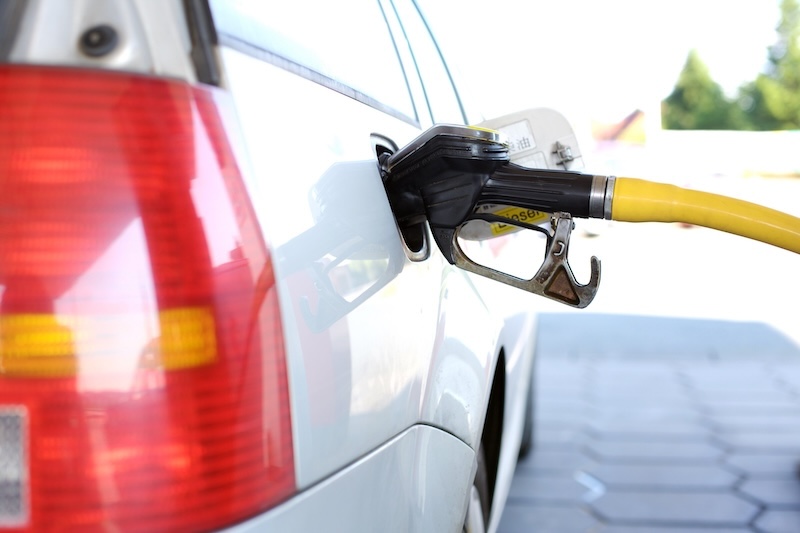 Oil Prices Hit $100 per Barrel as Supply Concerns Continue