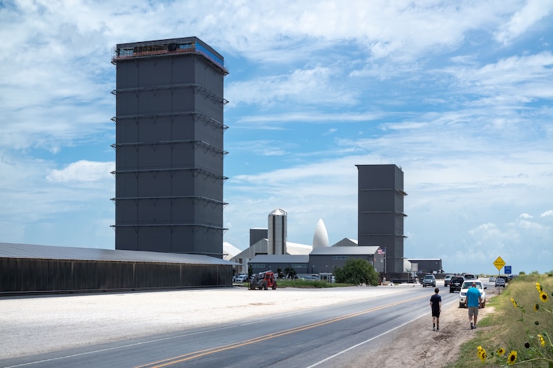 SpaceX Rockets Past Amazon: Musk’s Trillion-Dollar Vision or Investor Frenzy?